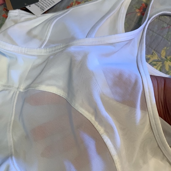 Athleta inversion mesh tank NWT - Picture 8 of 9